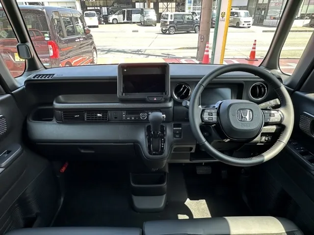 N-BOX(ホンダ)N-BOXカスタムターボ届出済未使用車 7