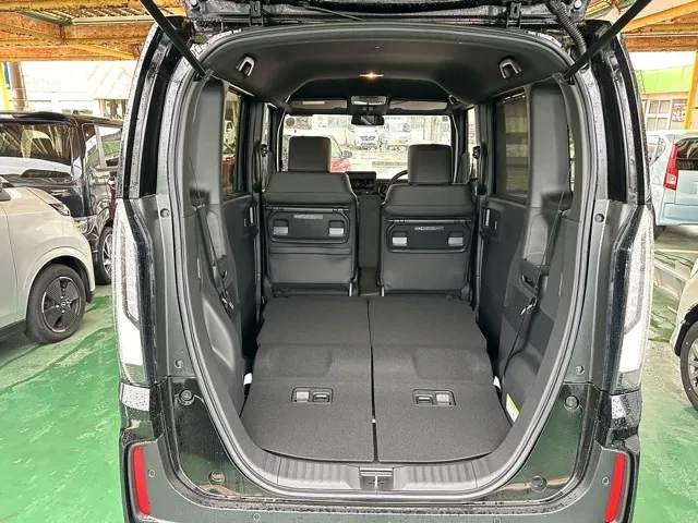 N-BOX(ホンダ)N-BOXカスタムターボ届出済未使用車 11