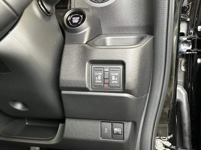 N-BOX(ホンダ)N-BOXカスタムターボ届出済未使用車 16