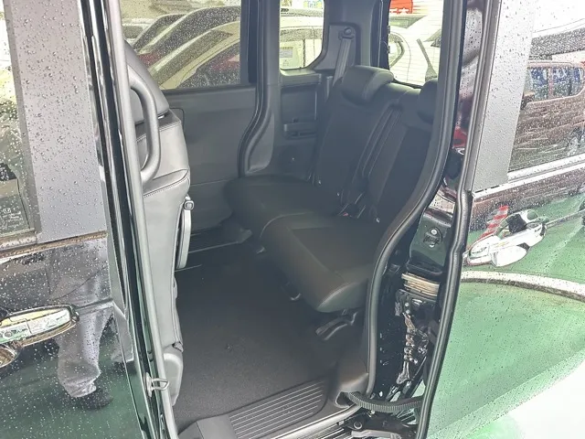 N-BOX(ホンダ)N-BOXカスタムターボ届出済未使用車 8