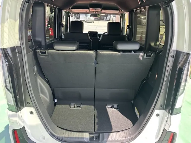 N-BOX(ホンダ)N-BOXカスタムターボ届出済未使用車 10
