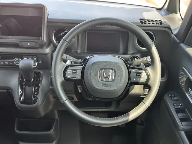 N-BOX(ホンダ)N-BOXカスタムターボ届出済未使用車 6