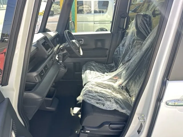 N-BOX(ホンダ)N-BOXカスタム届出済未使用車 3