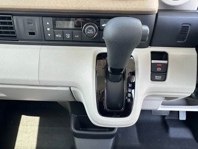 N-BOX(ホンダ)N-BOX届出済未使用車 13