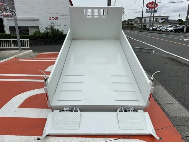 キャンター(三菱)３ｔ ローダースライドダンプ登録済未使用車 9