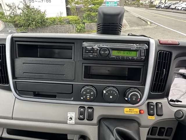 キャンター(三菱)３ｔ ローダースライドダンプ登録済未使用車 19