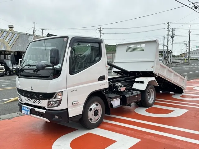キャンター(三菱)３ｔ ローダースライドダンプ登録済未使用車 1