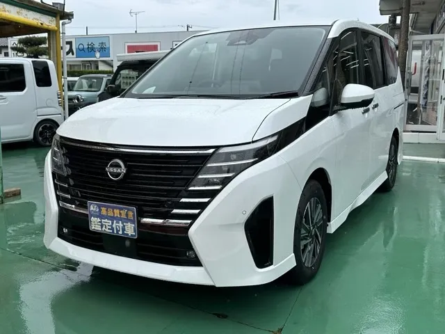 セレナ(ニッサン)ハイウェイスターV アラウンドビューモニター登録済未使用車 1