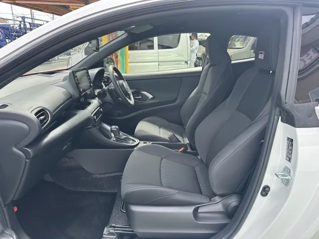 GRヤリス(トヨタ)RS AT中古車 3