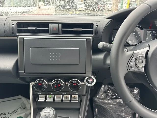 GR86(トヨタ)RC 6MT登録済未使用車 9