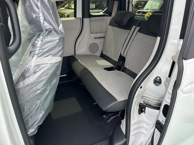 N-BOX(ホンダ)N-BOX コンフォートＰ届出済未使用車 4