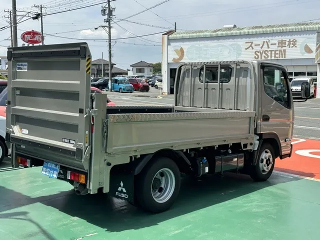 キャンター(三菱)全低床垂直ゲート 平ボディ 2ｔ 5MT登録済未使用車 13