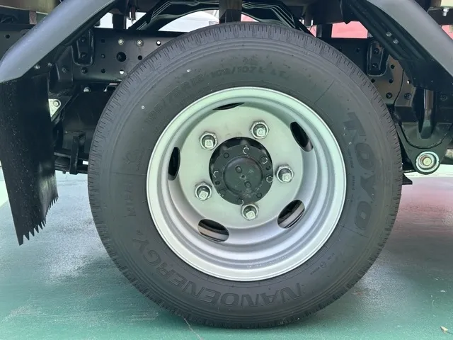 キャンター(三菱)全低床垂直ゲート 平ボディ 2ｔ 5MT登録済未使用車 14