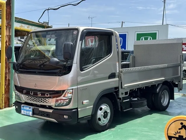キャンター(三菱)全低床垂直ゲート 平ボディ 2ｔ 5MT登録済未使用車 1