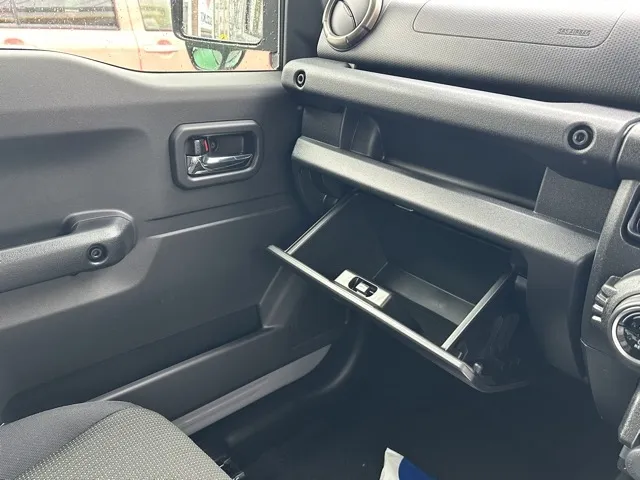 ジムニー(スズキ)XC ＡＴ車届出済未使用車 17