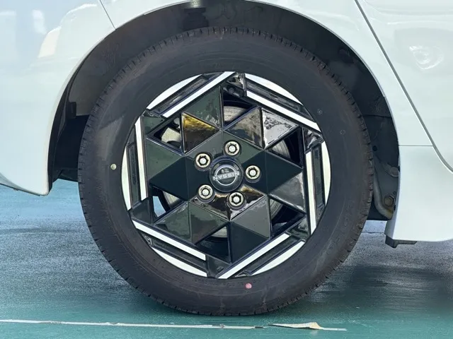 リーフ(ニッサン)Ｘ中古車 12