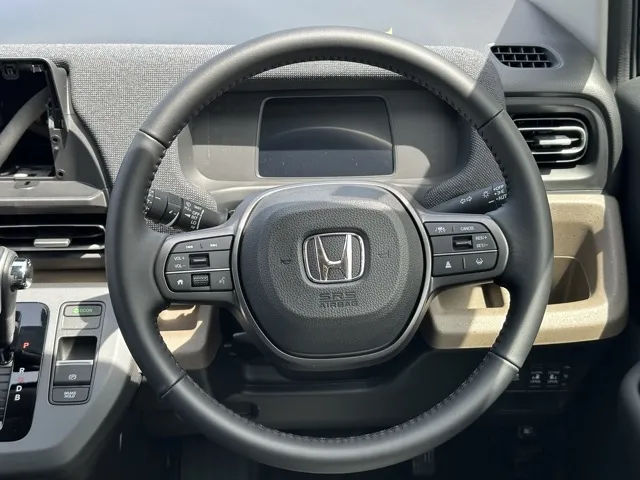 フリード(ホンダ)e：HEV エアー EX ７人乗登録済未使用車 11