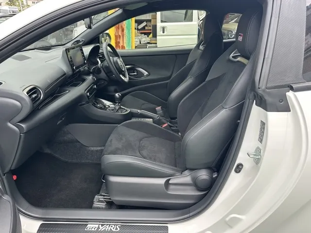 GRヤリス(トヨタ)RZ ハイパフォーマンス ４WD 6MT中古車 3