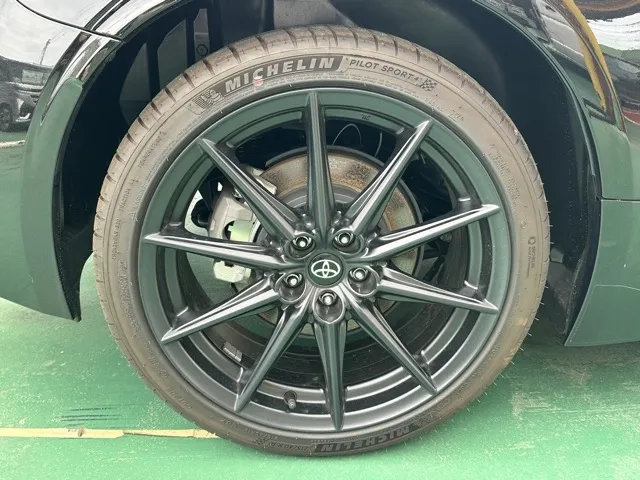 GR86(トヨタ)RZ 6MT登録済未使用車 10