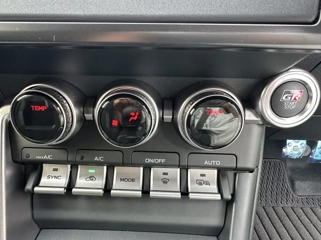 GR86(トヨタ)RZ 6MT登録済未使用車 15