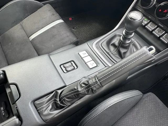 GR86(トヨタ)RZ 6MT登録済未使用車 16