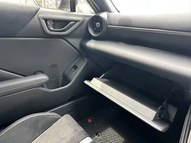 GR86(トヨタ)RZ 6MT登録済未使用車 19