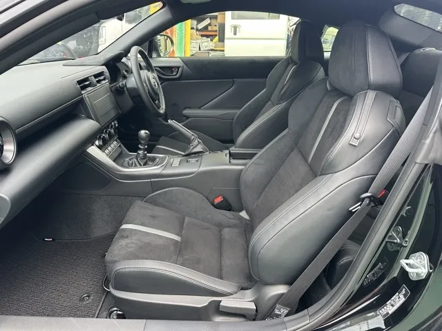 GR86(トヨタ)RZ 6MT登録済未使用車 3