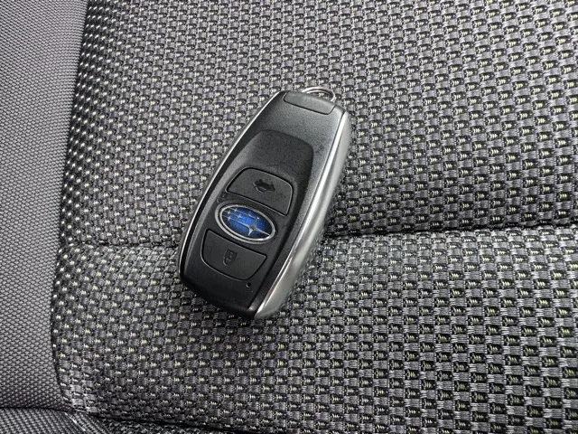 クロストレック(スバル)リミテッド中古車 12
