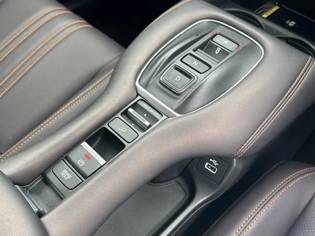 ZR-V(ホンダ)e：HEV Z BSI 後退出庫サポートレス中古車 16