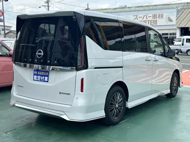 セレナ(ニッサン)eパワー オーテック アラウンドビューモニター 12.3ナビ登録済未使用車 11