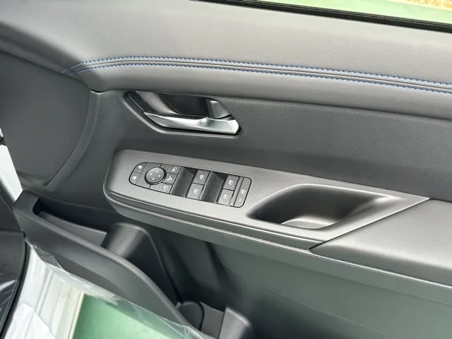 セレナ(ニッサン)eパワー オーテック アラウンドビューモニター 12.3ナビ登録済未使用車 14