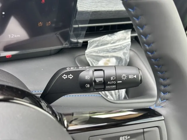 セレナ(ニッサン)eパワー オーテック アラウンドビューモニター 12.3ナビ登録済未使用車 18