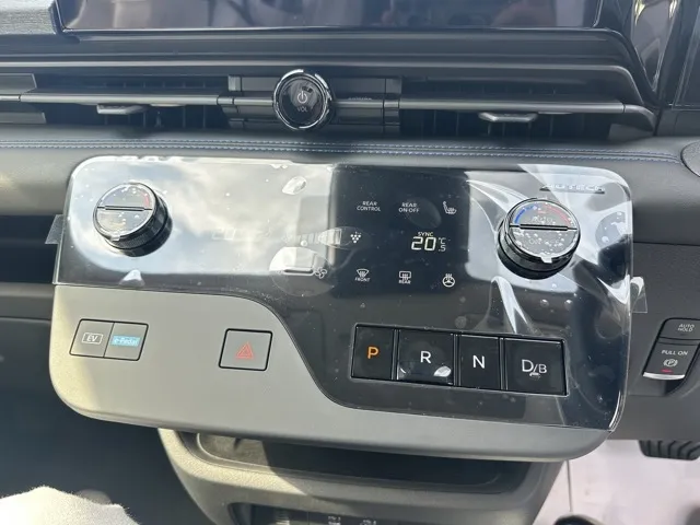 セレナ(ニッサン)eパワー オーテック アラウンドビューモニター 12.3ナビ登録済未使用車 22