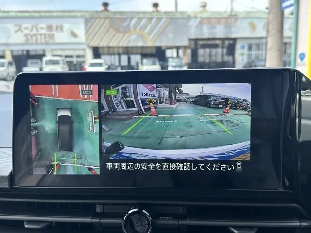セレナ(ニッサン)eパワー オーテック アラウンドビューモニター 12.3ナビ登録済未使用車 26