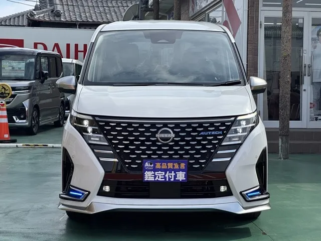 セレナ(ニッサン)eパワー オーテック アラウンドビューモニター 12.3ナビ登録済未使用車 29
