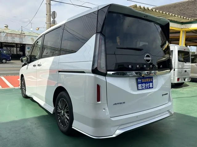 セレナ(ニッサン)eパワー オーテック アラウンドビューモニター 12.3ナビ登録済未使用車 2