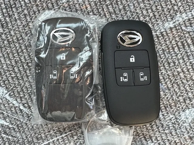 キャンバス(ダイハツ)ストライプスG 純正ドアバイザー届出済未使用車 23