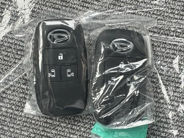 キャンバス(ダイハツ)ストライプスG 純正ドアバイザー届出済未使用車 18