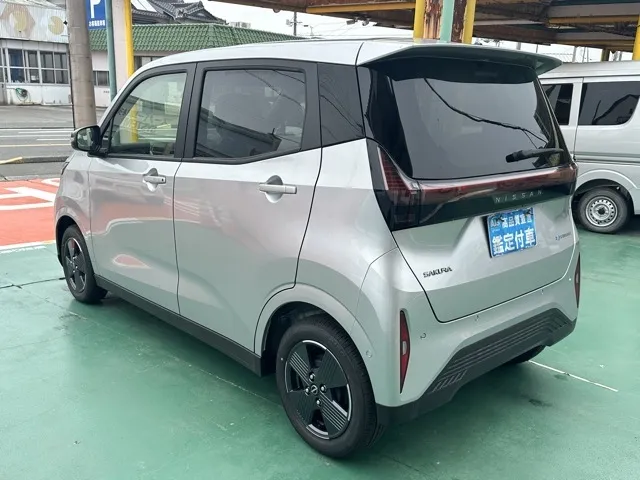 サクラ(ニッサン)X届出済未使用車 2