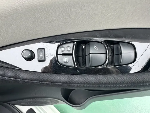 リーフ(ニッサン)Ｘ中古車 14