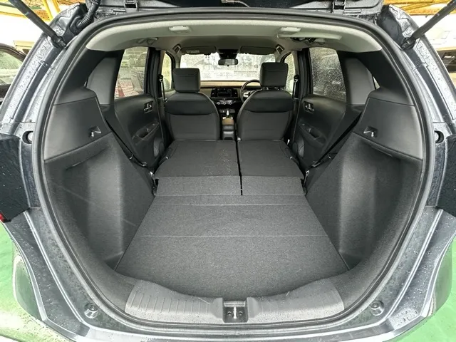 フィット(ホンダ)HOME（ホーム）中古車 9