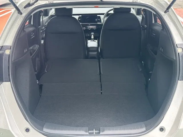 フィット(ホンダ)HOME（ホーム）中古車 9