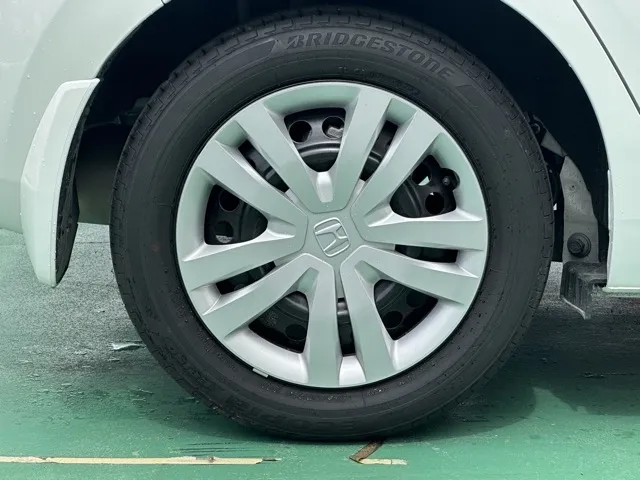 フィット(ホンダ)HOME（ホーム）中古車 11