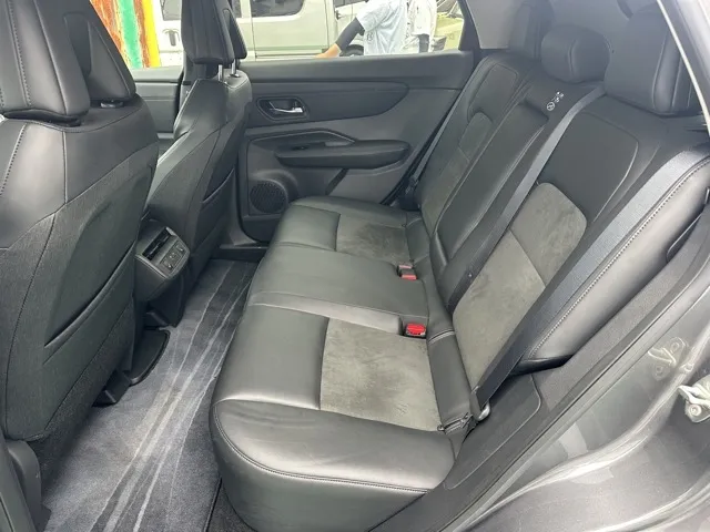 アリア(ニッサン)B6中古車 4
