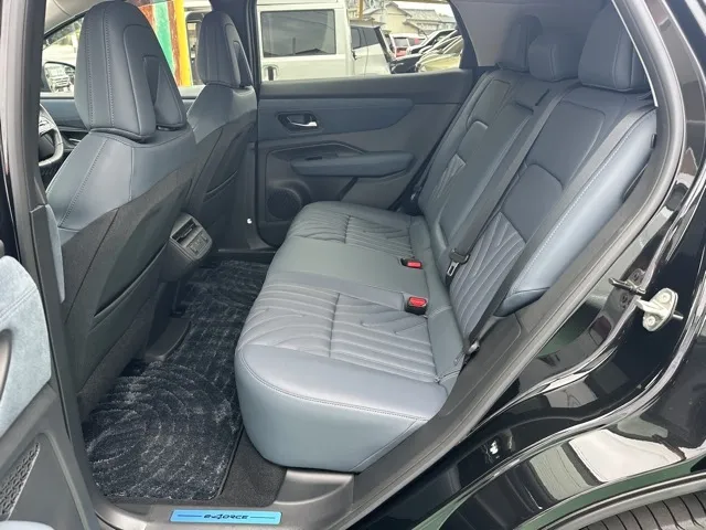 アリア(ニッサン)B9 e-4ORCE リミテッド中古車 4