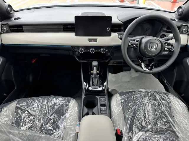 ヴェゼル(ホンダ)ｅ：ＨＥＶ　Ｚ PLaYパッケージ登録済未使用車 5