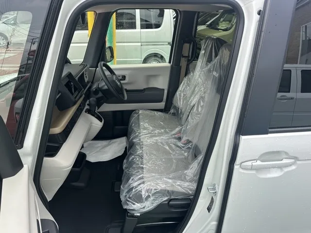 N-BOX(ホンダ)N-BOX コンフォートＰ届出済未使用車 3