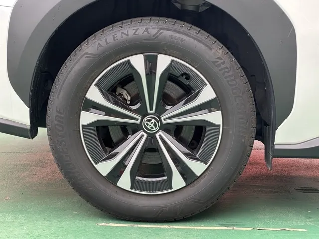 bZ4X(トヨタ)Z 4WD中古車 10