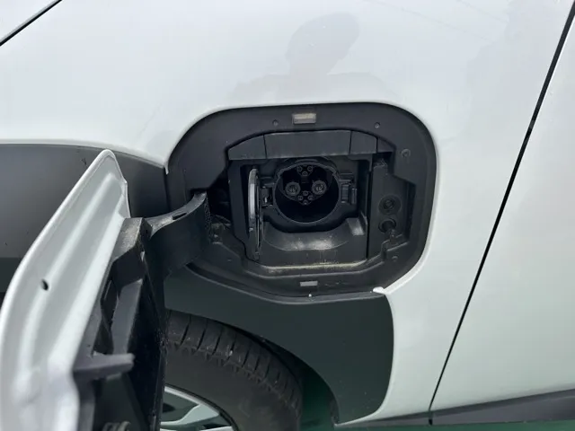bZ4X(トヨタ)Z 4WD中古車 27