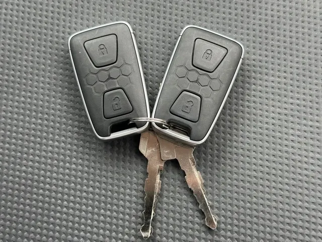 キャンター(三菱)全低床キョウカダンプ ２ｔ中古車 28
